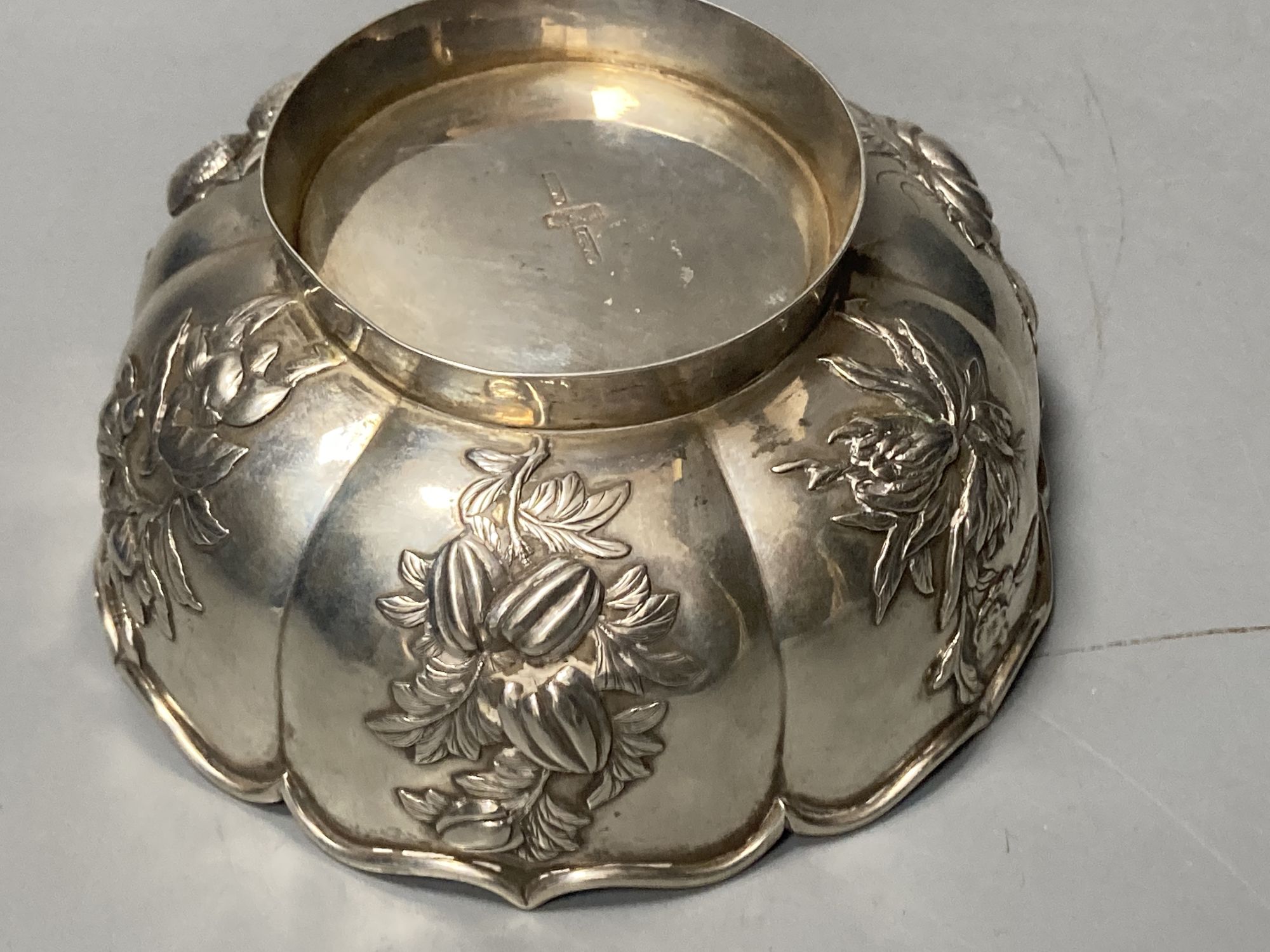 An early 20th century Chinese Export white metal bowl, by Zee Wo, with foliate decoration, diameter 11.5cm, 5.5oz.